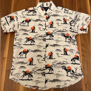 Men’s 18 Waits large, button down, short sleeved shirt. 100% cotton.